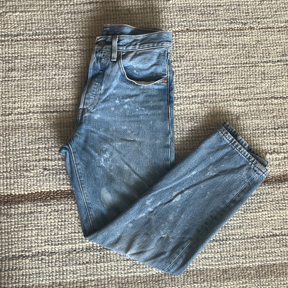 Levi’s high rise 501 distressed jeans